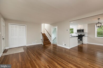 200 Brookside Dr, Catonsville, MD 21228 - photo 4