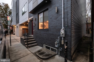 1121 Earl St, Philadelphia, PA 19125 - photo 2