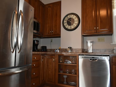 330 E Locust St, Watseka, IL 60970 - photo 5