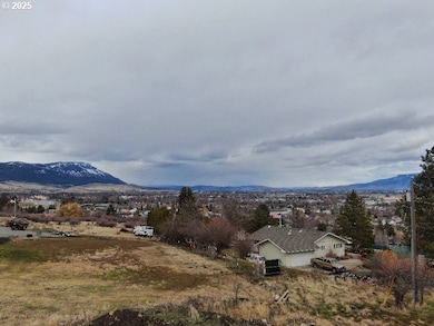 1609 Gildcrest Dr, La Grande, OR 97850 - photo 3