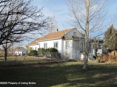 279 1st Ave NW, Beach, ND 58621 - photo 2