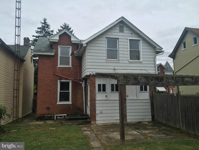 412 S 2nd St, Chambersburg, PA 17201 - photo 4