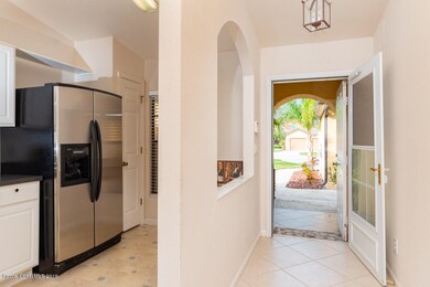 Tiled entry way.