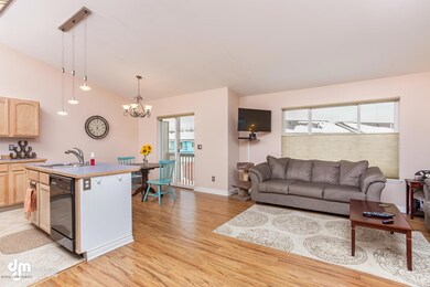 1792 Wildberry Loop 12-large-003-15-Livi