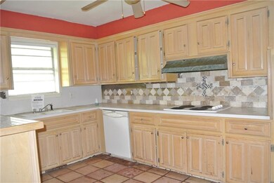 12109 Camelot Place, Oklahoma City, OK 73120 - photo 6