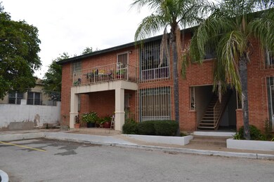 1305 Tilden Ave, Laredo, TX 78040 - photo 7