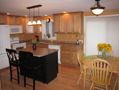 8 West St, Manchester, ME 04351 - photo 5