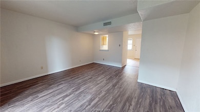 202 Lincoln Ave unit B, College Station, TX 77840 - photo 4