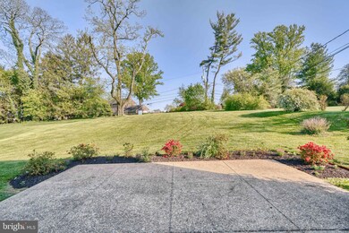 7009 Charles Ridge Rd, Towson, MD 21204 - photo 4