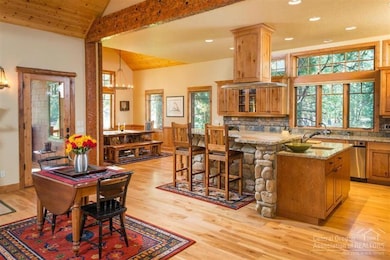 60530 Sunset View Dr, Bend, OR 97702 - photo 4