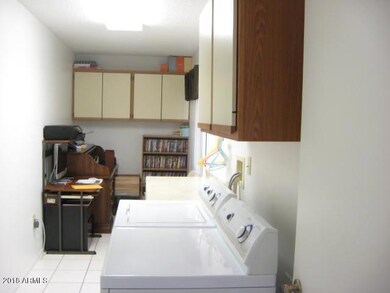 HOBBY/OFFICE/LAUNNDRY