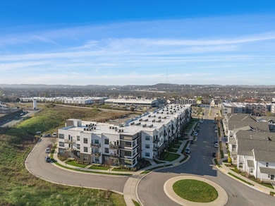 1638 54th Ave N unit 300, Nashville, TN 37209 - photo 2