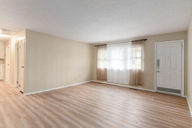 814 N Belview-11