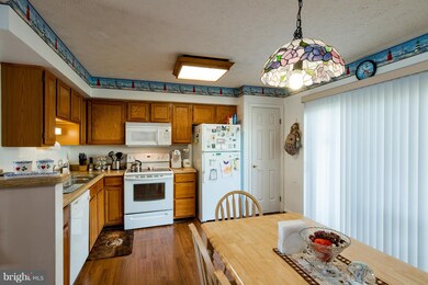 12571 Coral Grove Place, Germantown, MD 20874 - photo 7