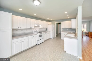 102 Cypress Ct, Locust Grove, VA 22508 - photo 6