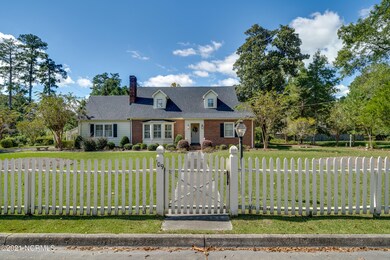 109 N Mcneil St, Burgaw, NC 28425 - photo 2