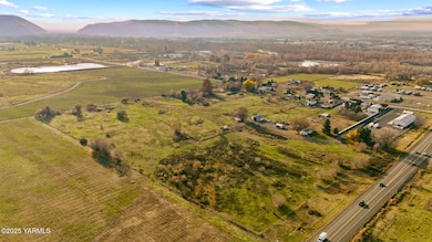 1803 Riverside Rd, Yakima, WA 98901 - photo 3