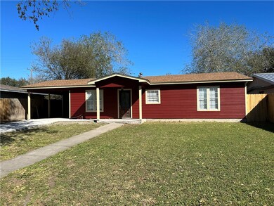 1302 N Hackberry St, Beeville, TX 78102 - photo 5