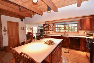 70 Blossom Ln, Amherst, MA 01002 - photo 7