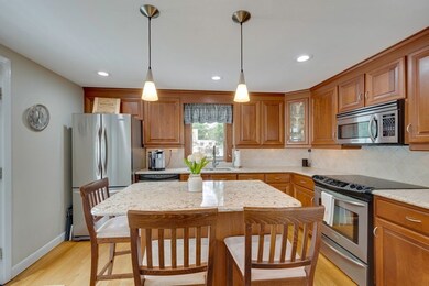 8 Frances Rd, Woburn, MA 01801 - photo 3