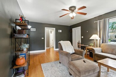 821 Washington St, Cedar Falls, IA 50613 - photo 5