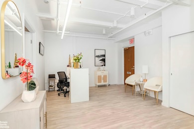 unlisted-address, New York, NY 10019 - photo 4