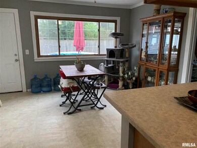 2615 W 70th St, Davenport, IA 52806 - photo 7