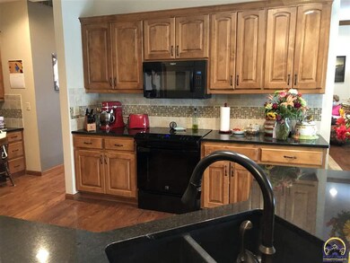 7904 SW 29th St, Topeka, KS 66614 - photo 3