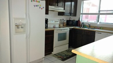 kitchen 936 E Hackamore
