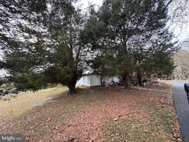 610 Rolling Hills Rd, Dowell, MD 20629 - photo 2