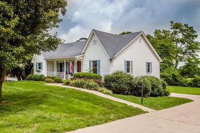 336 Farmbrook Cir, Frankfort, KY 40601 - photo 3