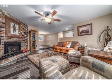 405 Silver Meadows Dr, Eugene, OR 97404 - photo 6