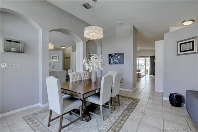 10745 SW 17th Place, Davie, FL 33324 - photo 5