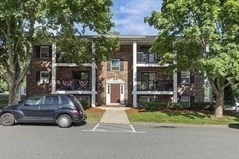 9 Walker Rd unit 4, North Andover, MA 01845 - photo 3