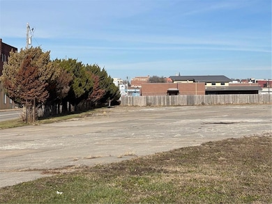 1007 S 6th St, Saint Joseph, MO 64501 - photo 3