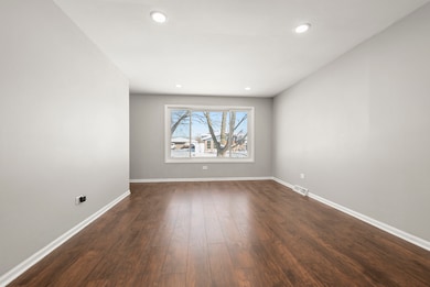 16380 Terry Ln, Oak Forest, IL 60452 - photo 2