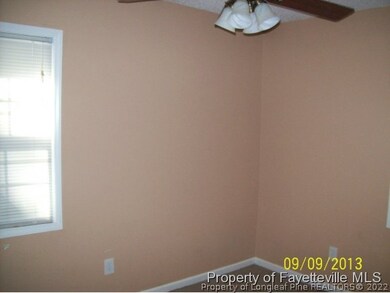 727 Ashbrook Rd, Fayetteville, NC 28314 - photo 4