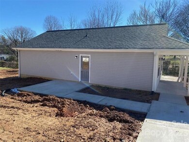 915 Adams St, Statesville, NC 28677 - photo 4