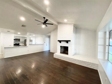 16627 Townes Rd, Friendswood, TX 77546 - photo 2