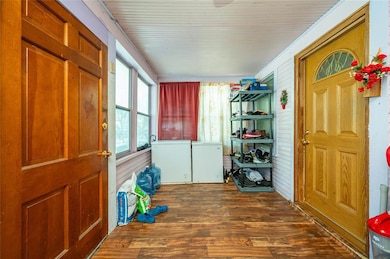 2718 Allison Ave, Des Moines, IA 50310 - photo 2