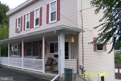 243 Franklin St, Tamaqua, PA 18252 - photo 2