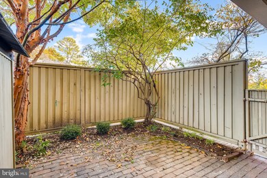 48 Olmsted Green Ct, Baltimore, MD 21210 - photo 3