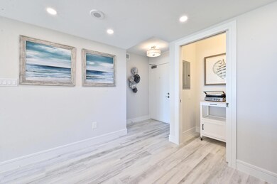 440 Seaview Ct Unit 105 Marco-large-005-