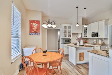 10940 Royal Cir, Cleveland, TX 77328 - photo 6