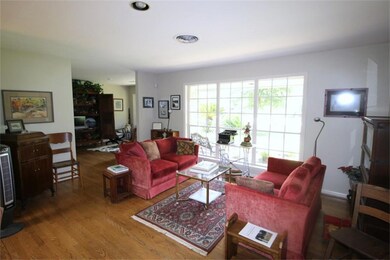 427 Wycliffe Dr, Houston, TX 77079 - photo 4