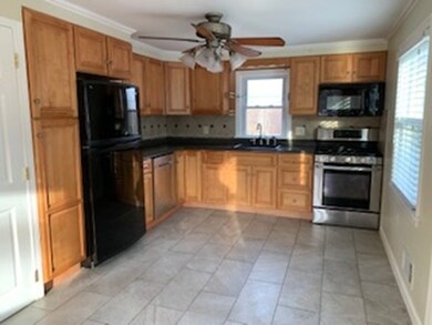 1075 Mammoth Rd unit 1075, Dracut, MA 01826 - photo 4