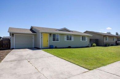 1736 SW 35th St, Redmond, OR 97756 - photo 3