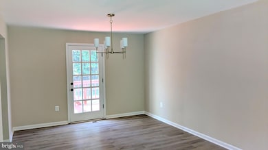 9903 Quiet Glen Ct, Springdale, MD 20774 - photo 6