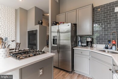 2404 Battery Hill Cir, Woodbridge, VA 22191 - photo 7