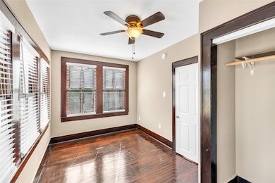 3010 Avenue Q unit 3, Galveston, TX 77550 - photo 4